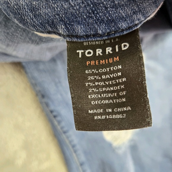 Torrid Jeans Womens 22R (40x29) Blue Denim Skinny Stretchy Distressed Slimming - Picture 15 of 15